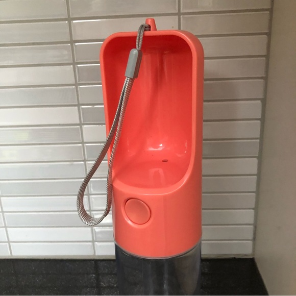 🥳HOST PICK🥳 Dog mobile drinking water dispenser - Picture 2 of 6
